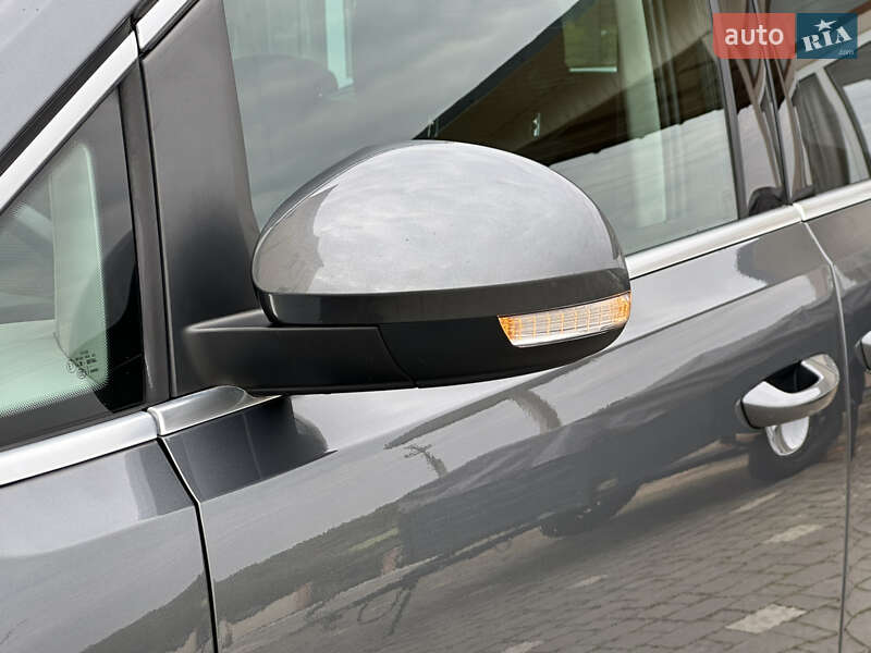 Минивэн Volkswagen Sharan 2015 в Дрогобыче