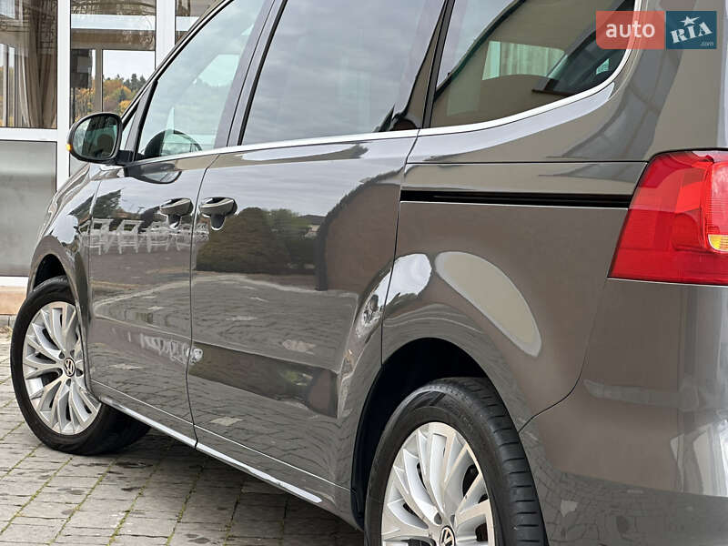 Минивэн Volkswagen Sharan 2015 в Дрогобыче