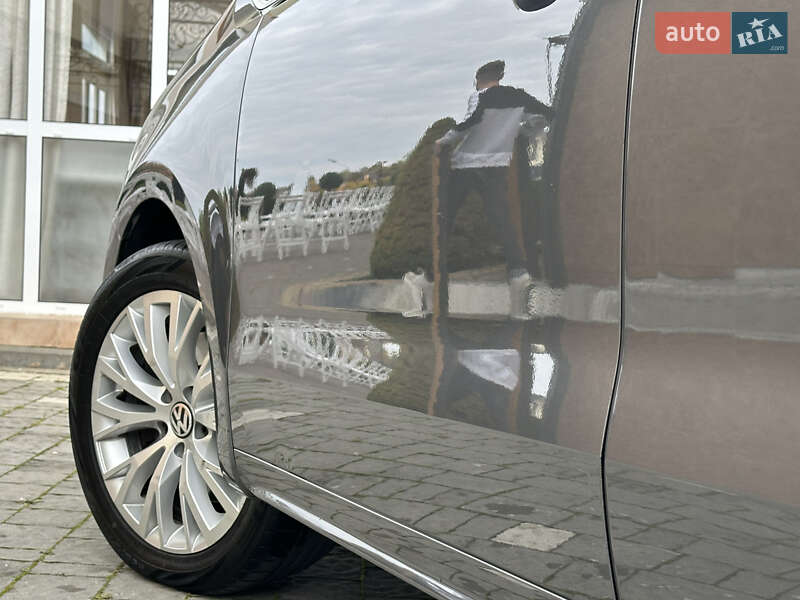 Минивэн Volkswagen Sharan 2015 в Дрогобыче