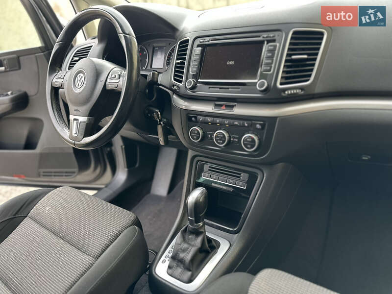 Минивэн Volkswagen Sharan 2015 в Дрогобыче