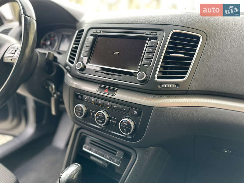 Минивэн Volkswagen Sharan 2015 в Дрогобыче