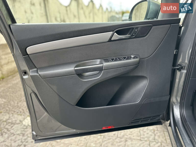 Минивэн Volkswagen Sharan 2015 в Дрогобыче