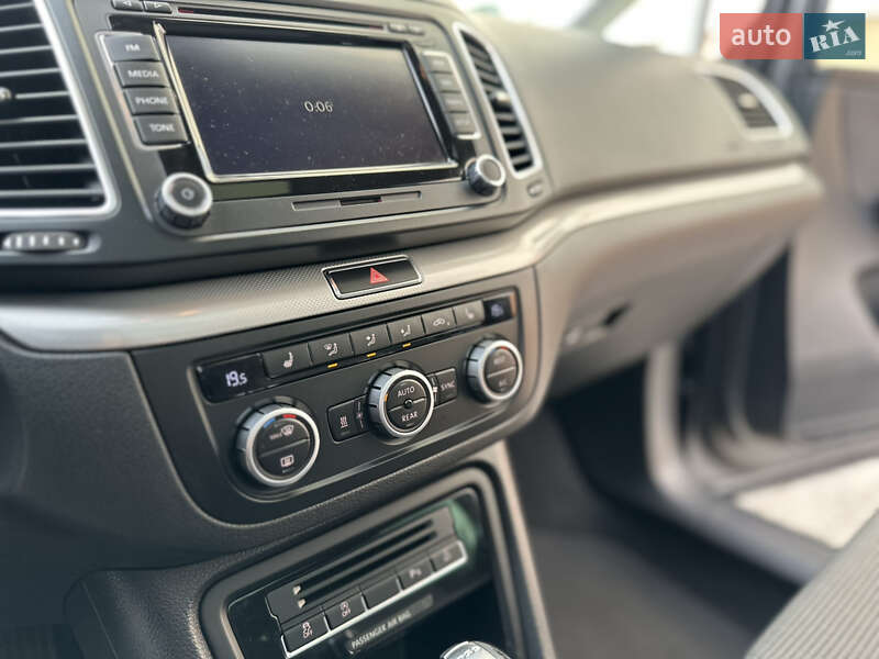 Минивэн Volkswagen Sharan 2015 в Дрогобыче