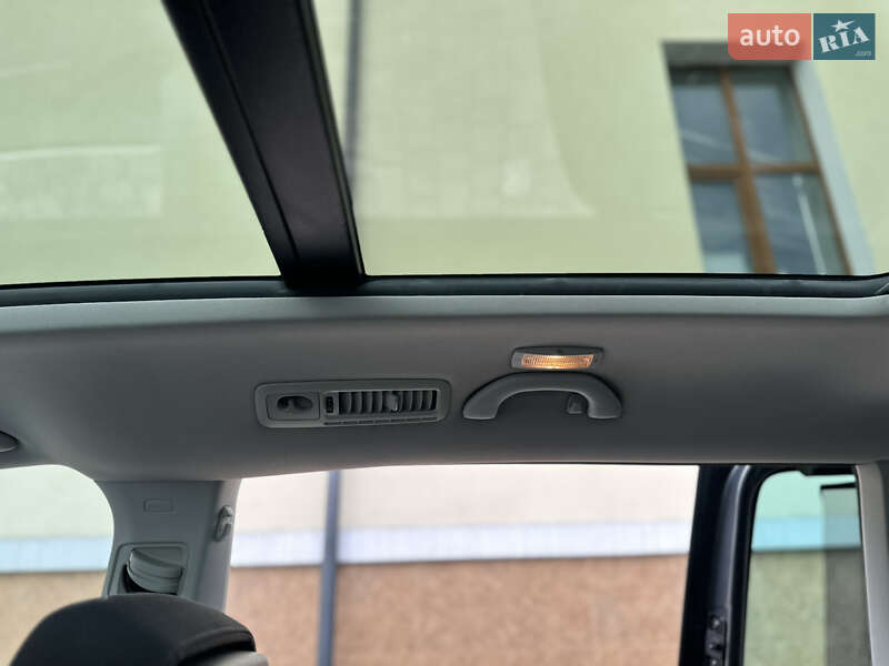 Минивэн Volkswagen Sharan 2015 в Дрогобыче