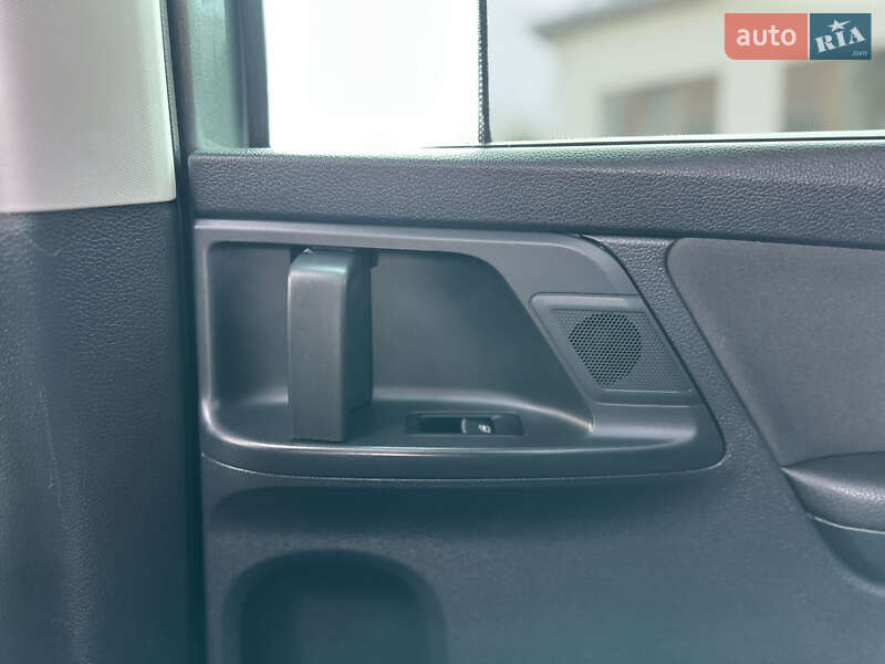 Минивэн Volkswagen Sharan 2015 в Дрогобыче