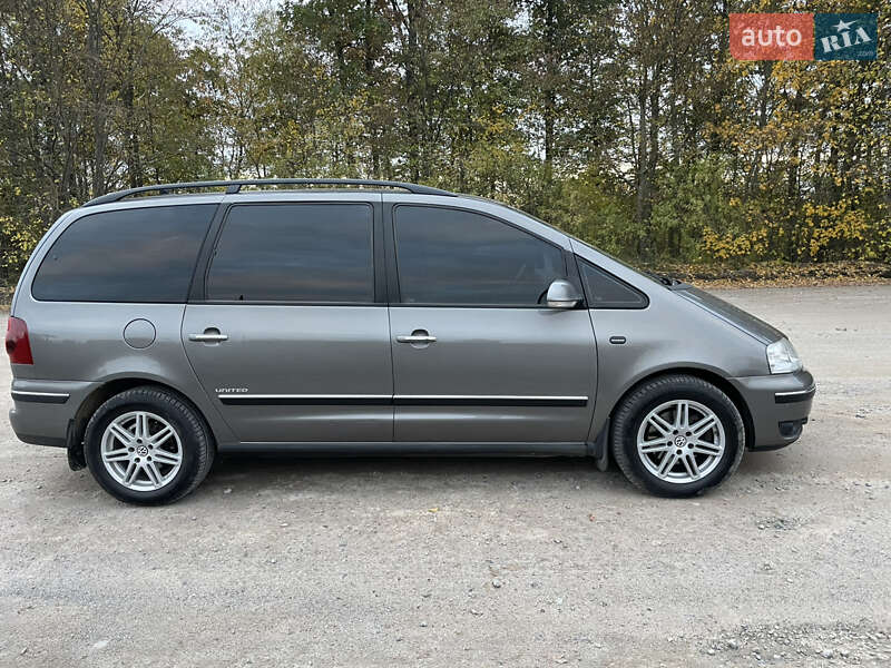 Минивэн Volkswagen Sharan 2009 в 