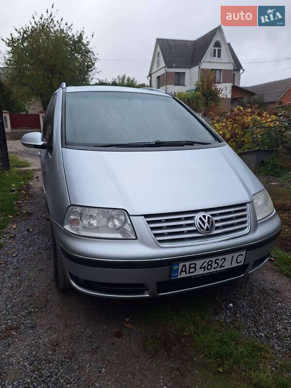 Минивэн Volkswagen Sharan 2004 в Виннице