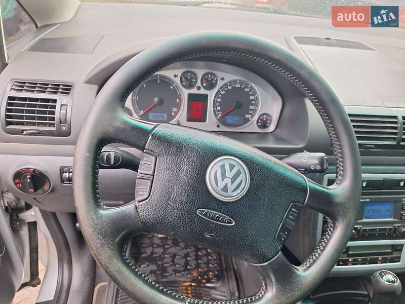 Минивэн Volkswagen Sharan 2004 в Виннице