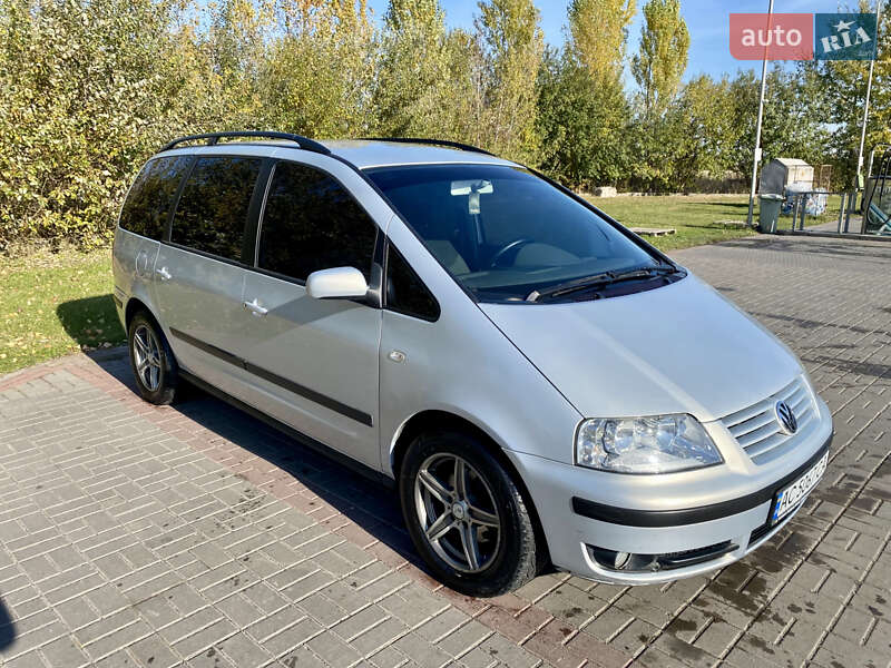 Мінівен Volkswagen Sharan 2002 в Нововолинську