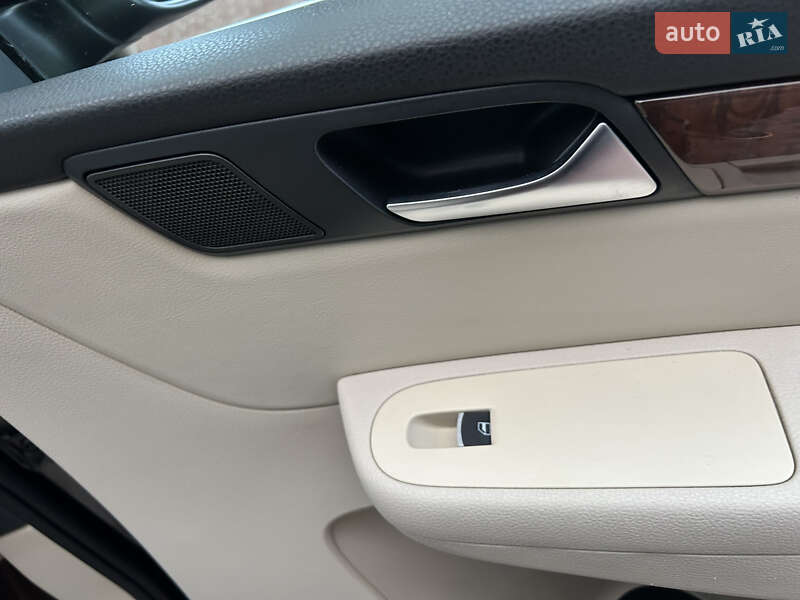 Минивэн Volkswagen Sharan 2011 в Белой Церкви