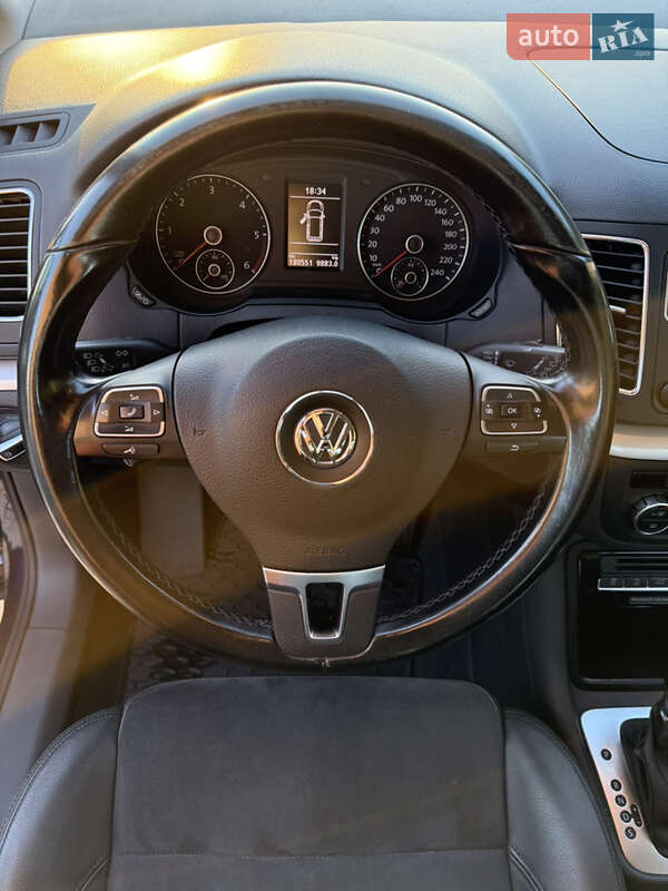 Мінівен Volkswagen Sharan 2015 в Львові
