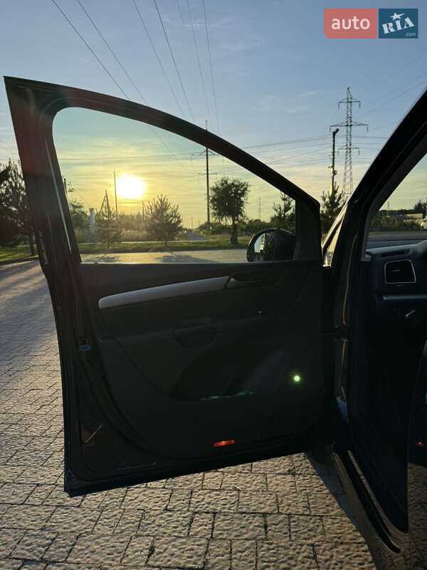 Мінівен Volkswagen Sharan 2015 в Львові