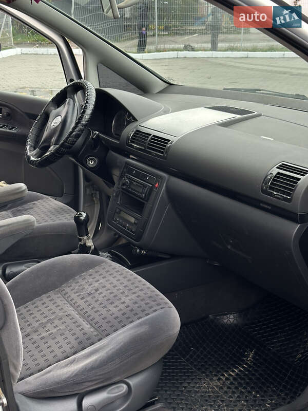 Минивэн Volkswagen Sharan 2003 в Умани