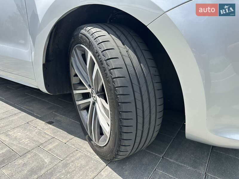 Минивэн Volkswagen Sharan 2017 в Луцке