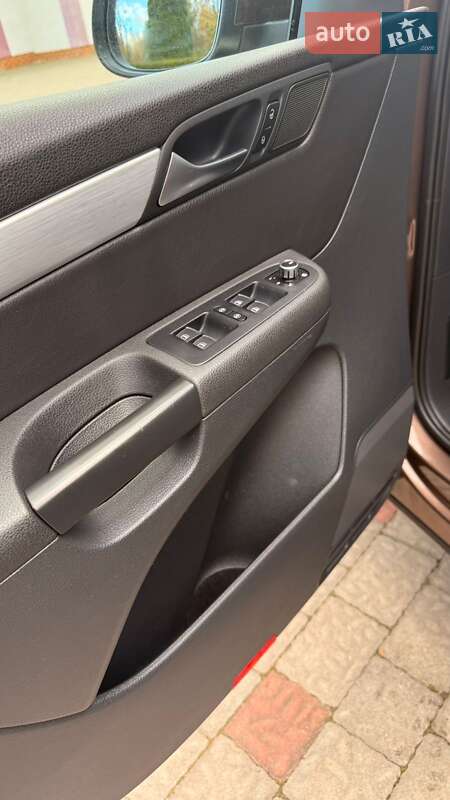 Минивэн Volkswagen Sharan 2012 в Стрые