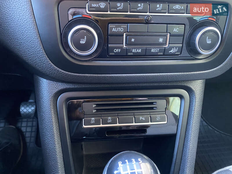 Минивэн Volkswagen Sharan 2012 в Долине