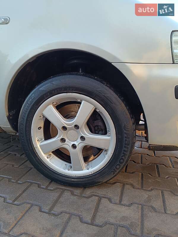 Минивэн Volkswagen Sharan 2002 в Кривом Роге