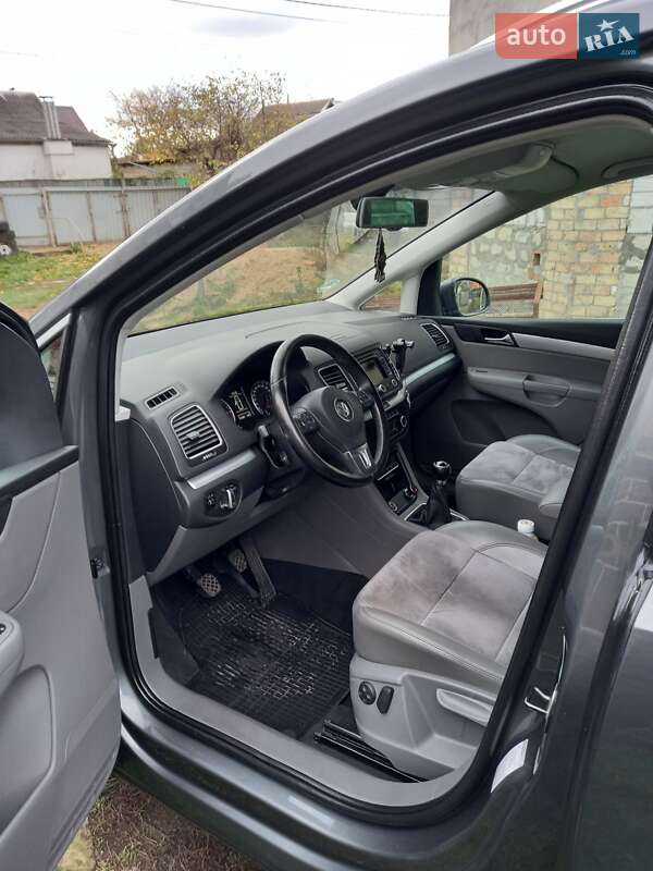 Минивэн Volkswagen Sharan 2011 в Житомире