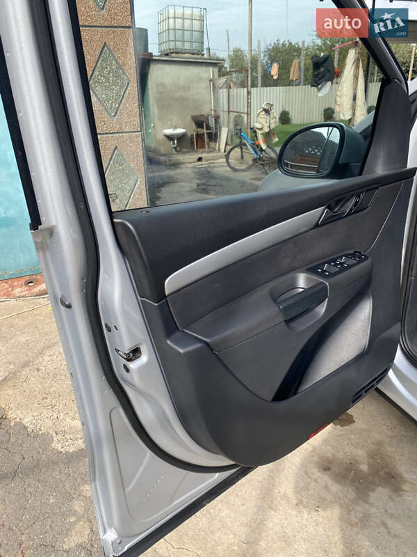 Минивэн Volkswagen Sharan 2011 в Доброславе фото 23 Минивэн Volkswagen Sharan 2011 в Доброславе