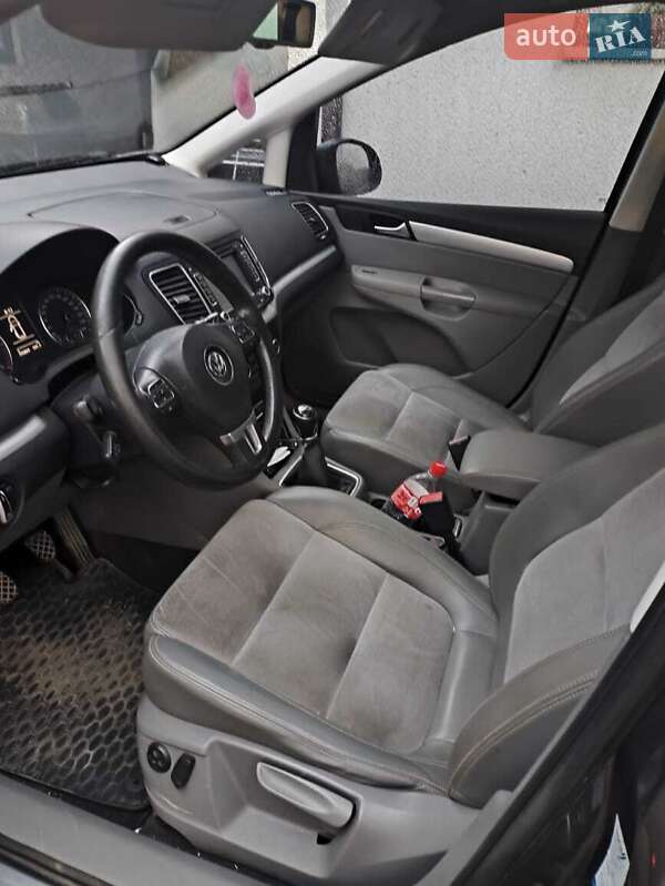 Минивэн Volkswagen Sharan 2012 в Виноградове