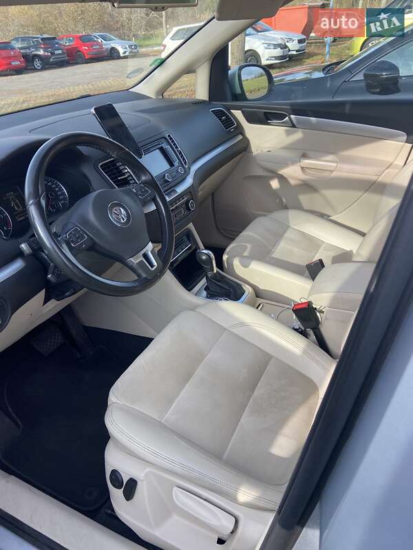 Минивэн Volkswagen Sharan 2012 в Хусте