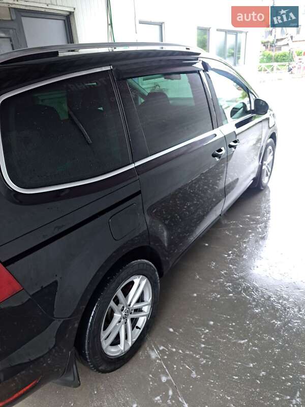 Минивэн Volkswagen Sharan 2011 в Литине