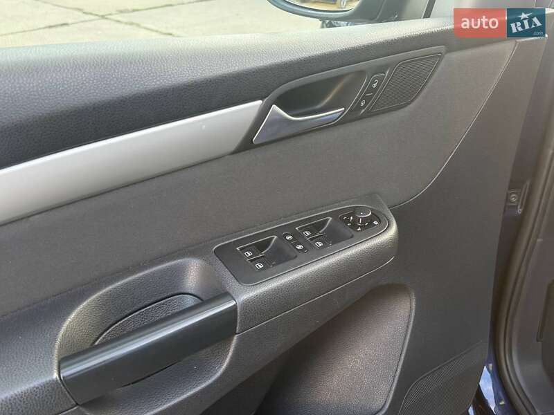 Минивэн Volkswagen Sharan 2015 в Киеве
