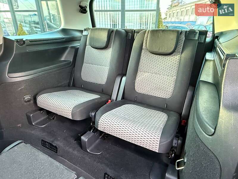 Минивэн Volkswagen Sharan 2015 в Киеве