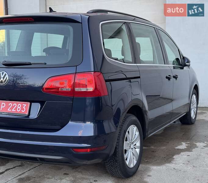 Минивэн Volkswagen Sharan 2015 в Сарнах