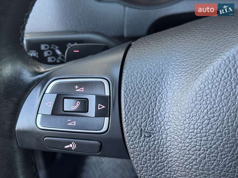 Минивэн Volkswagen Sharan 2015 в Сарнах