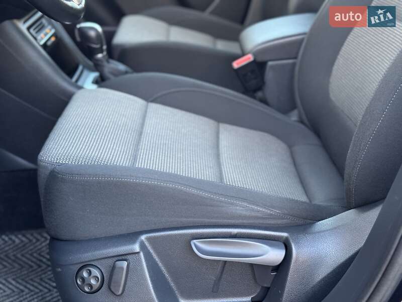 Минивэн Volkswagen Sharan 2015 в Сарнах