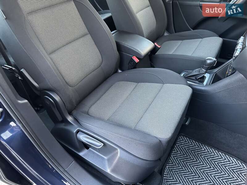 Минивэн Volkswagen Sharan 2015 в Сарнах