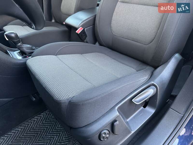 Минивэн Volkswagen Sharan 2015 в Сарнах