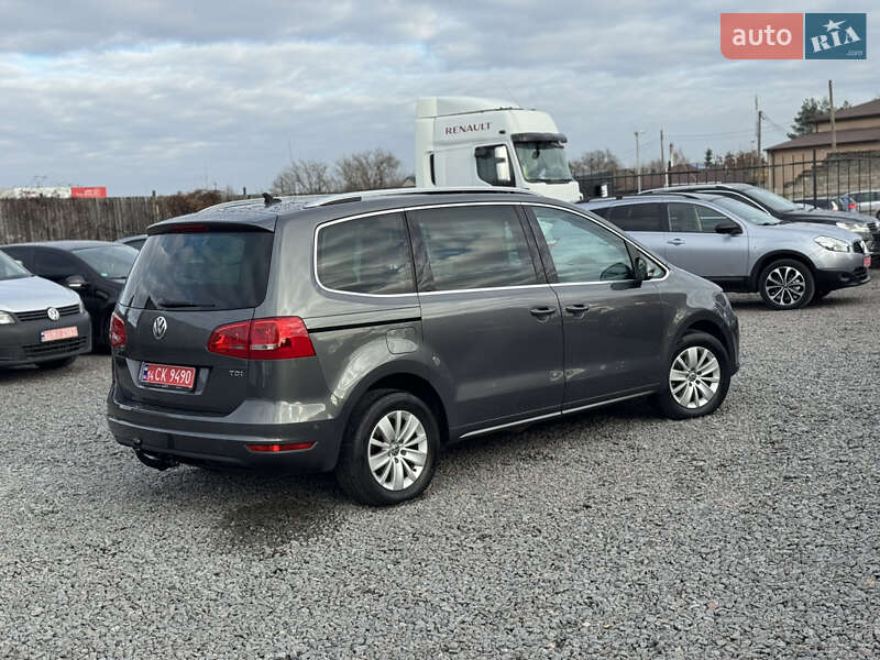 Минивэн Volkswagen Sharan 2015 в Сарнах