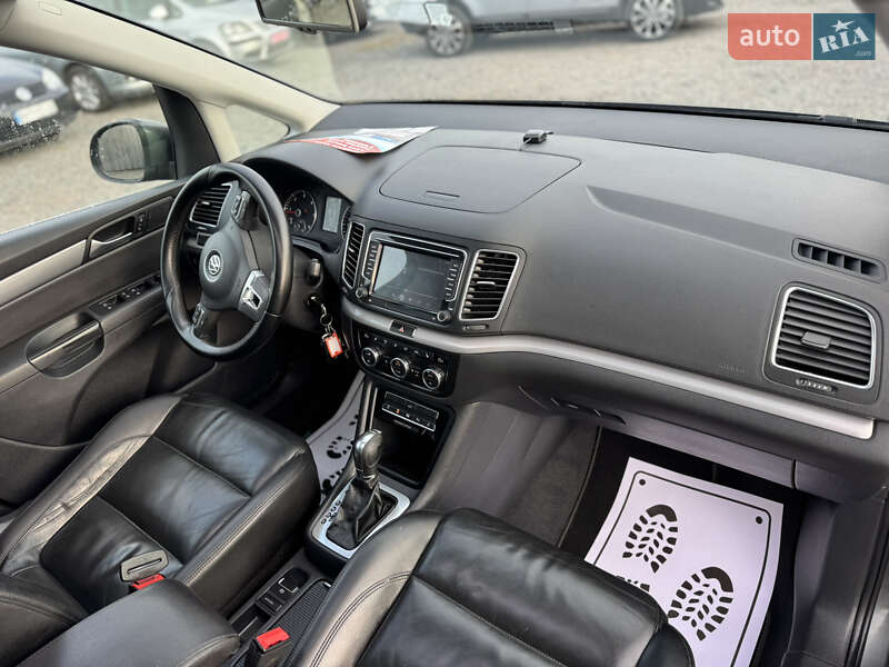 Минивэн Volkswagen Sharan 2015 в Сарнах