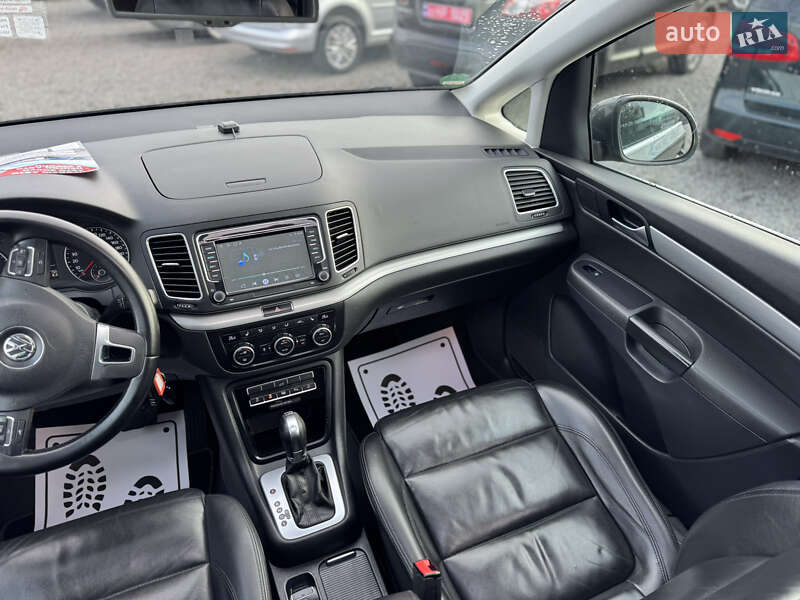 Минивэн Volkswagen Sharan 2015 в Сарнах