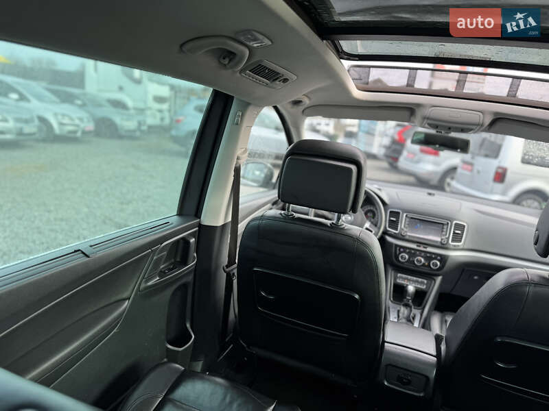 Минивэн Volkswagen Sharan 2015 в Сарнах