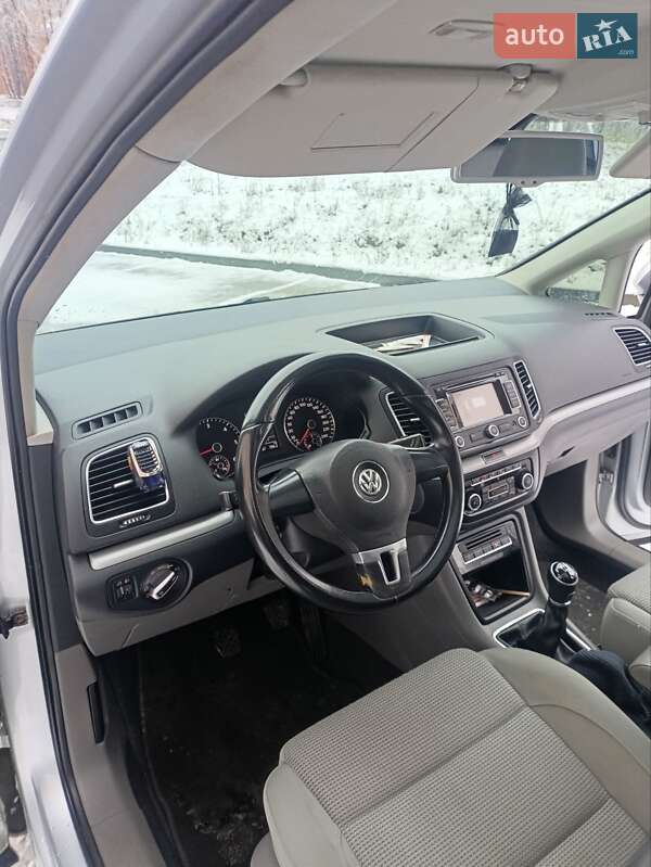 Минивэн Volkswagen Sharan 2010 в Горохове