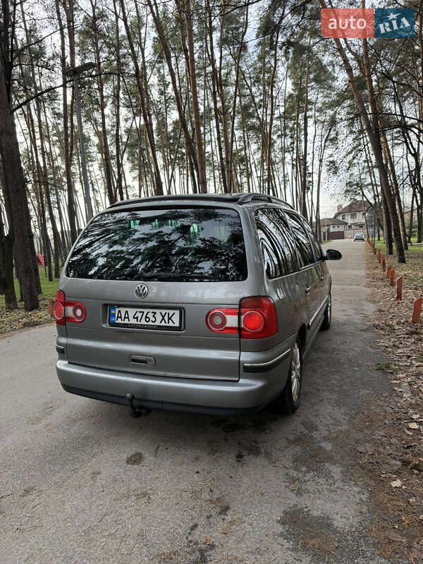 Минивэн Volkswagen Sharan 2005 в Киеве