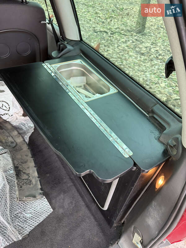 Минивэн Volkswagen Sharan 2005 в Киеве