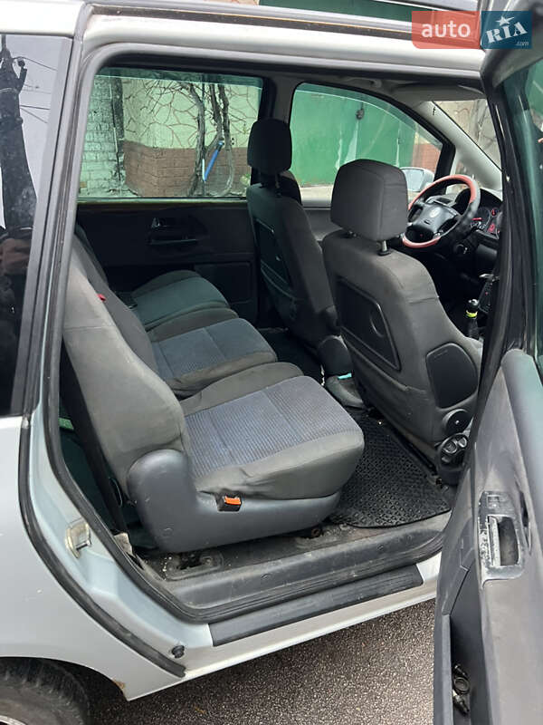 Мінівен Volkswagen Sharan 2001 в Києві