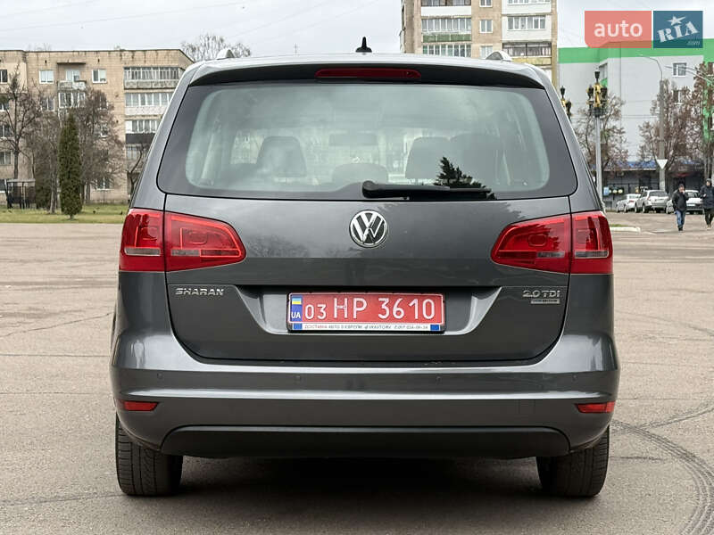 Минивэн Volkswagen Sharan 2012 в Ровно