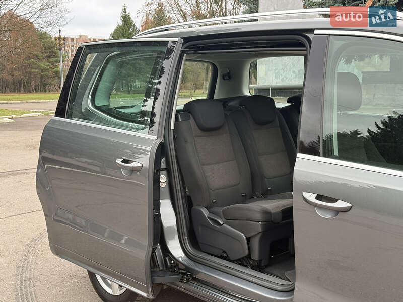 Минивэн Volkswagen Sharan 2012 в Ровно