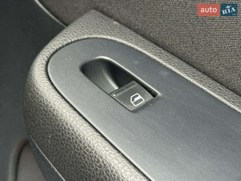 Минивэн Volkswagen Sharan 2012 в Ровно