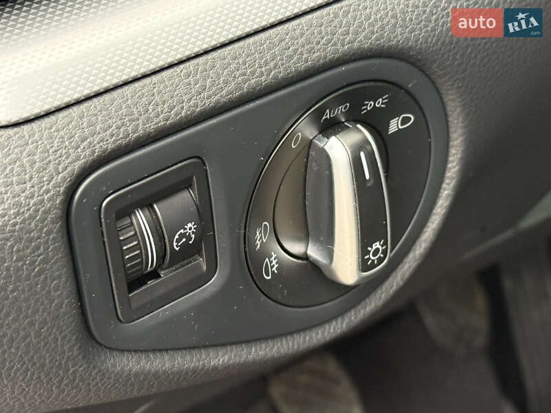 Минивэн Volkswagen Sharan 2012 в Ровно