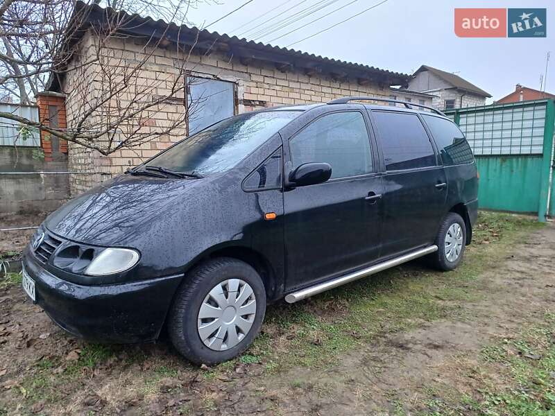 Минивэн Volkswagen Sharan 1998 в Киеве
