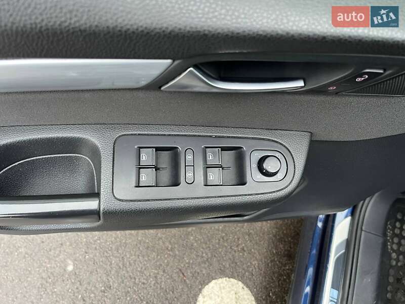 Мінівен Volkswagen Sharan 2014 в Києві