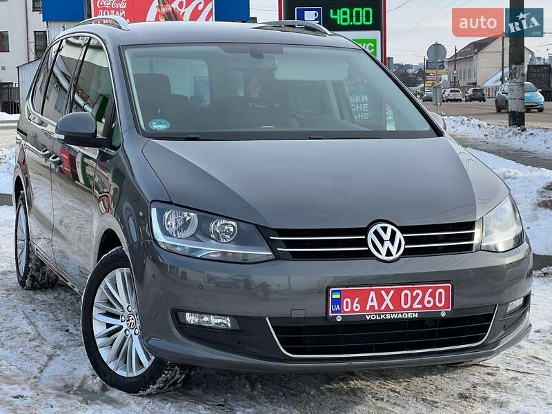 Мінівен Volkswagen Sharan 2016 в Житомирі