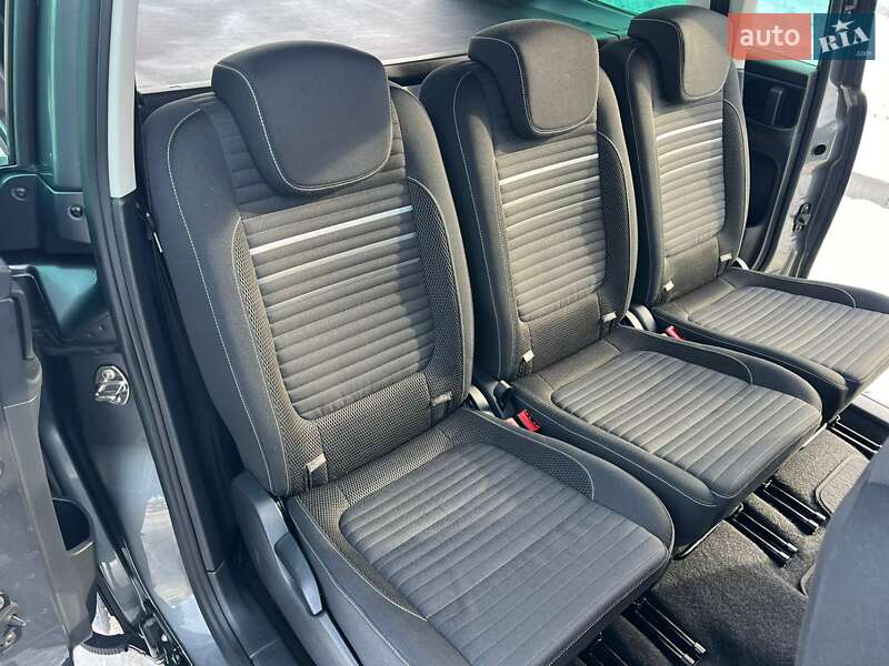 Мінівен Volkswagen Sharan 2016 в Житомирі