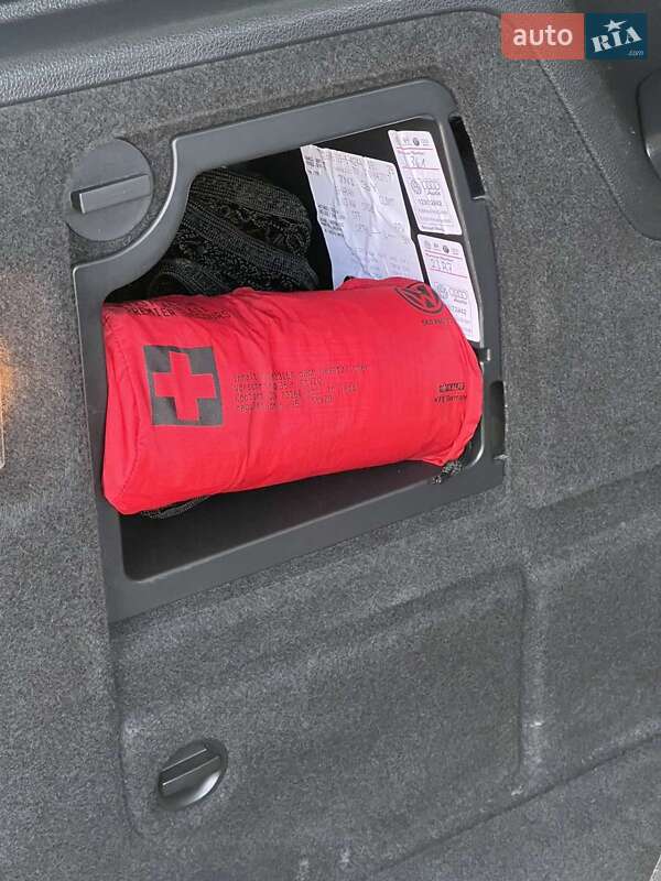 Мінівен Volkswagen Sharan 2016 в Житомирі